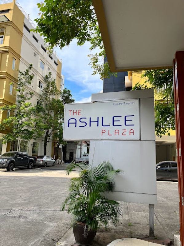 Ashlee Plaza