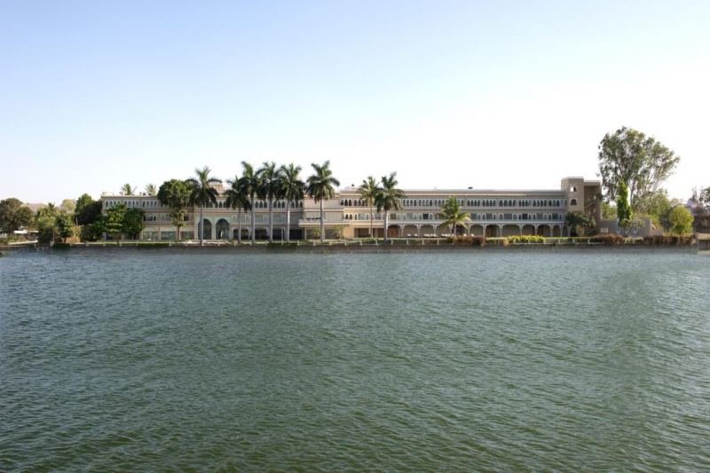 Hotel Lakend