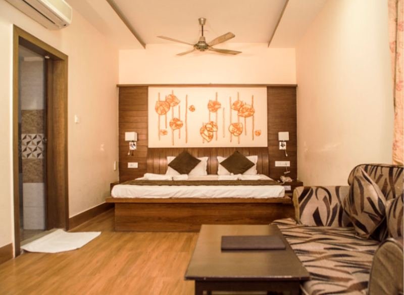 Priya Hotel