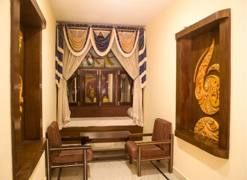 Priya Hotel